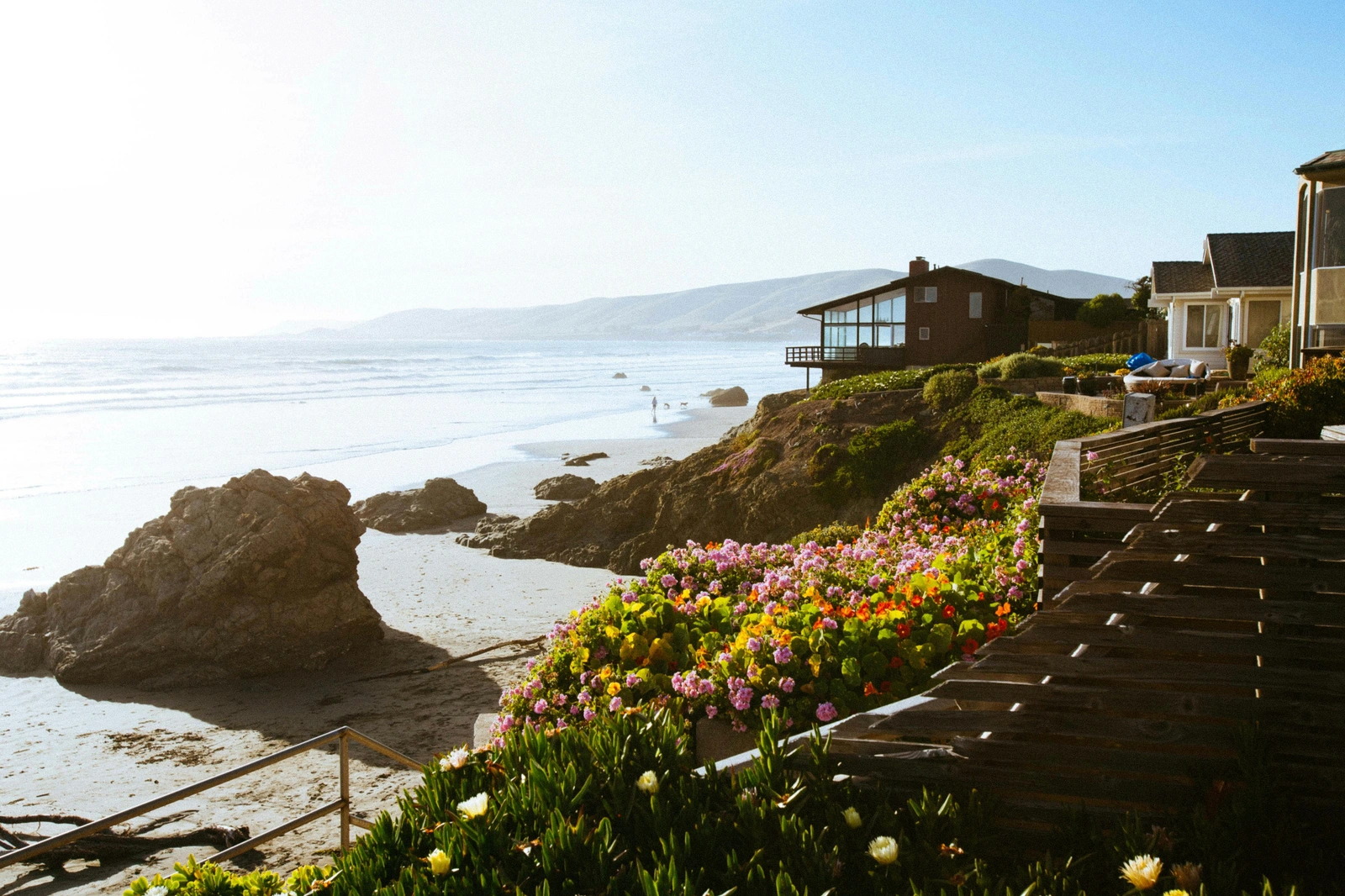 What Are the Benefits of Renting a Luxury Villa vs. Hotel?