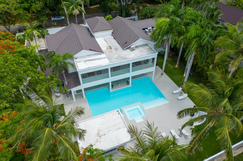Villa Den - View 1