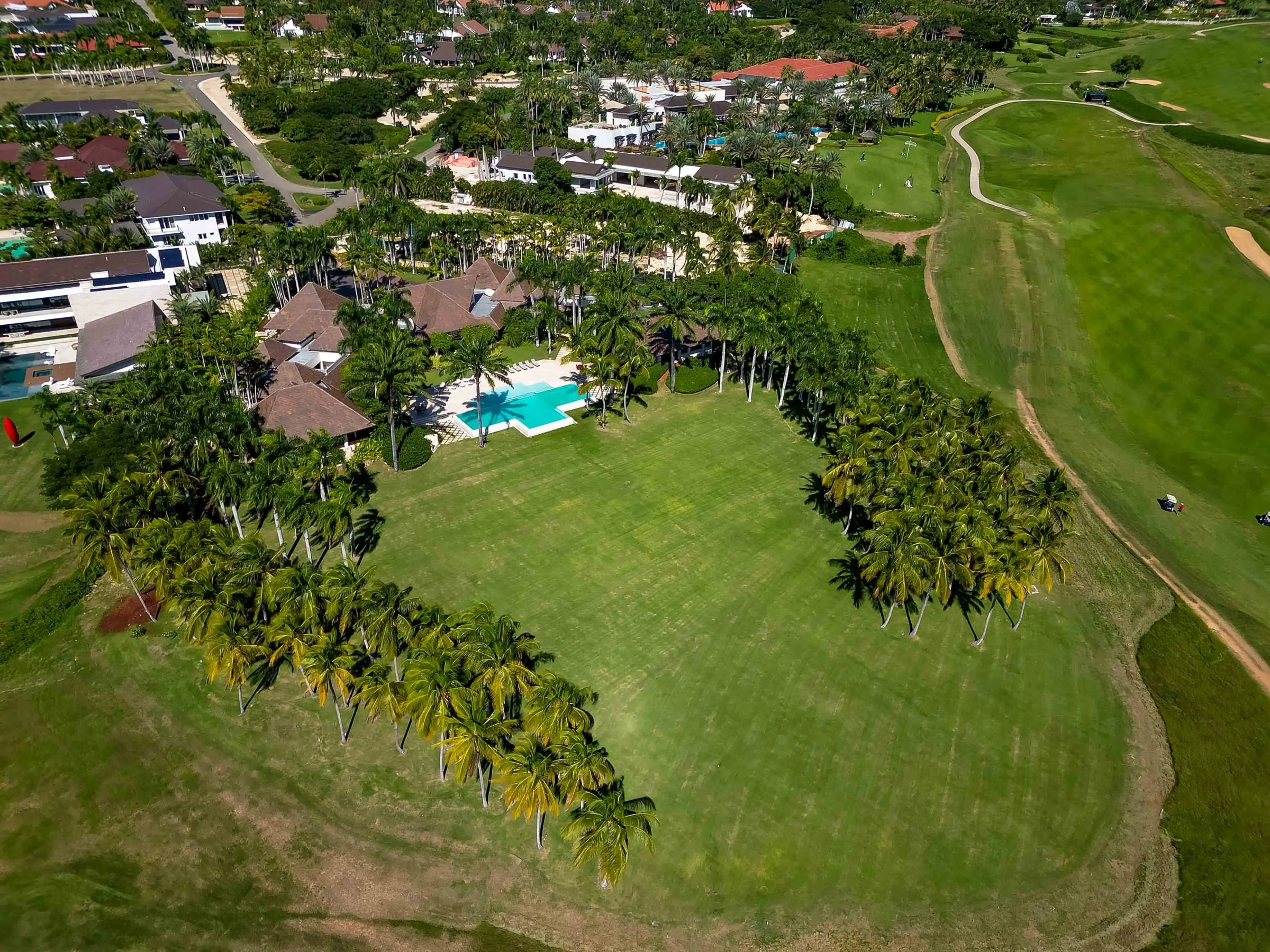 villa blanca gallery image
